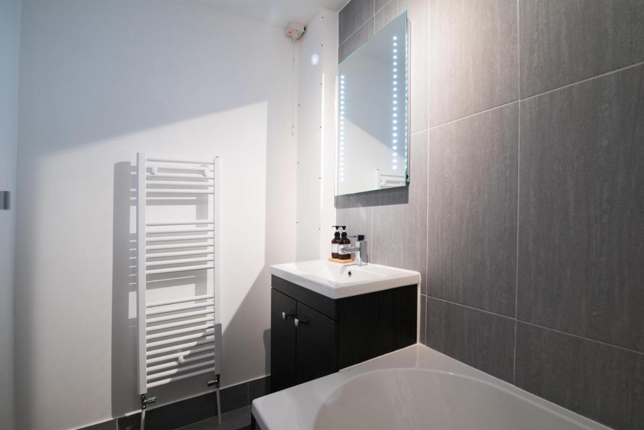 매틀록 Immaculate 3 Bed House - Stunning Balcony Views 아파트 외부 사진